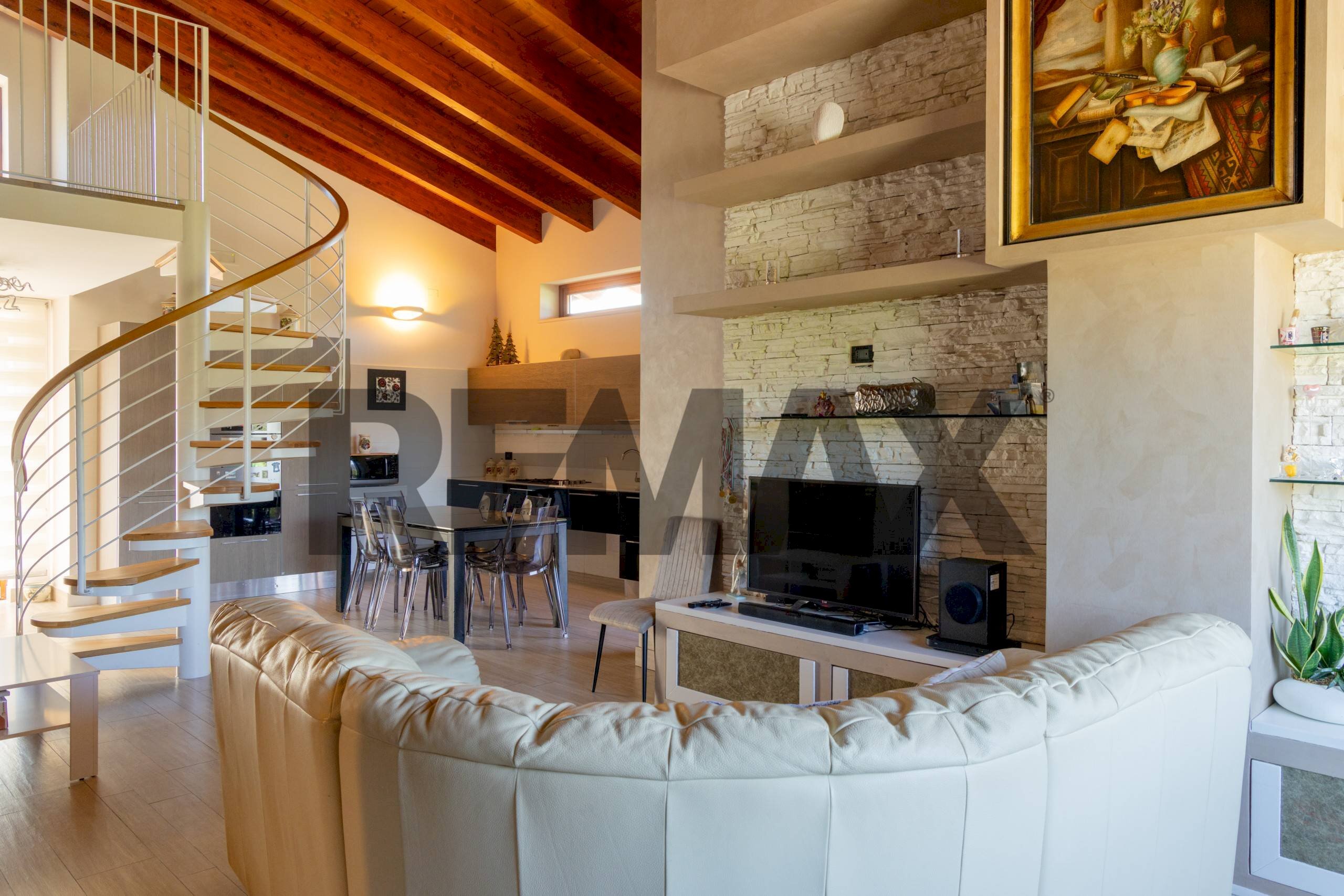 Sala da pranzo - Villa Via Colli di Barete
 
69, Pizzoli - foto 2
