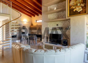 Sala da pranzo - Villa Via Colli di Barete
 
69, Pizzoli - foto 2