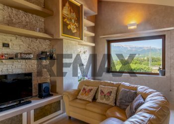 Soggiorno - Villa Via Colli di Barete
 
69, Pizzoli - foto 3