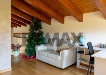 Soggiorno - Villa Via Colli di Barete
 
69, Pizzoli - foto 9