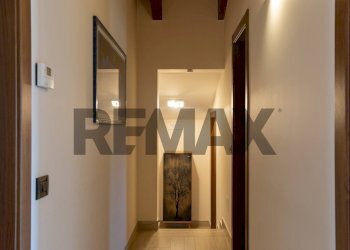 Hall / corridoio - Villa Via Colli di Barete
 
69, Pizzoli - foto 11