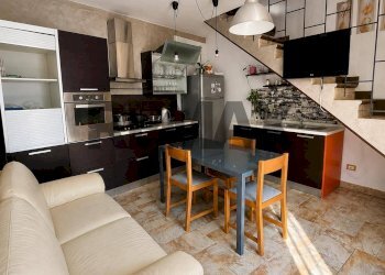 Sala da pranzo - Casa semi indipendente VIA CAVOUR
 
49, Cerano - foto 2