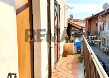 Balcone - Casa semi indipendente VIA CAVOUR
 
49, Cerano - foto 19