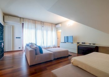Foto 11 - Attic Via Principe Amedeo
 
11, Torino - photo 11