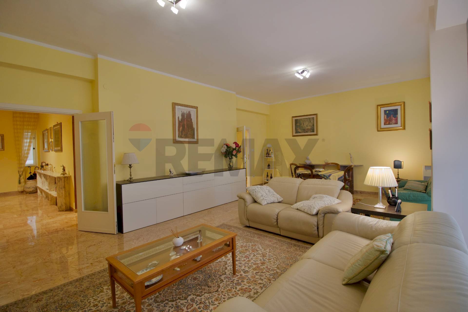 Soggiorno - Apartment viale Umberto I
 
72, Sassari - photo 2