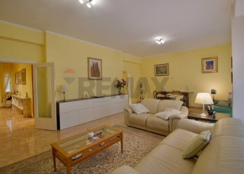 Soggiorno - Apartment viale Umberto I
 
72, Sassari - photo 2