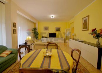 Sala da pranzo - Apartment viale Umberto I
 
72, Sassari - photo 3