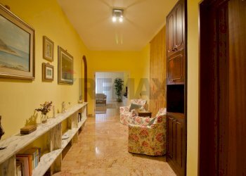 Hall / corridoio - Apartment viale Umberto I
 
72, Sassari - photo 4