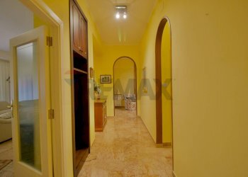 Hall / corridoio - Apartment viale Umberto I
 
72, Sassari - photo 5