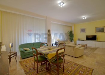 Sala da pranzo - Appartamento viale Umberto I
 
72, Sassari - foto 29