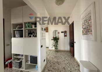 Hall / corridoio - Two-room apartment Piazza Tirana
12, Milano - photo 5