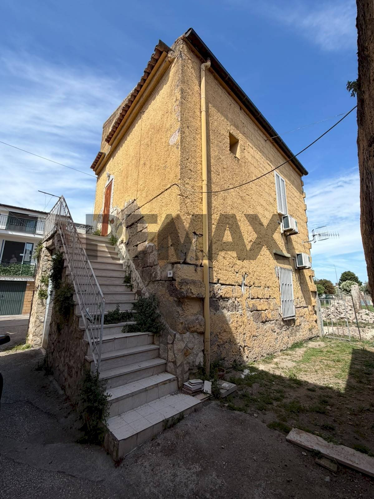 Casa all\'aperto - Casa indipendente Vicolo Carità
 
38, Francolise - foto 1