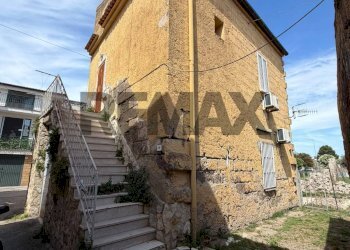 Casa all\'aperto - Casa indipendente Vicolo Carità
 
38, Francolise - foto 1