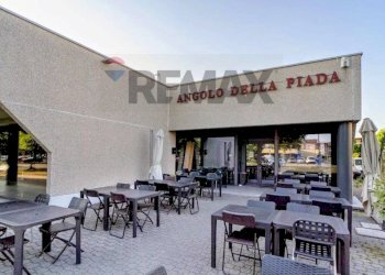 Terrazza - Attività Commerciale VIALE PERTINI
45, Collecchio - foto 1