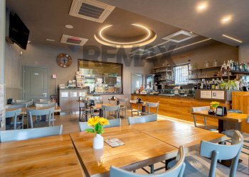 Sala da pranzo - Attività Commerciale VIALE PERTINI
45, Collecchio - foto 9