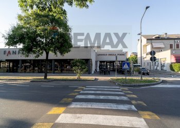 Edificio all\'aperto - Attività Commerciale VIALE PERTINI
45, Collecchio - foto 18