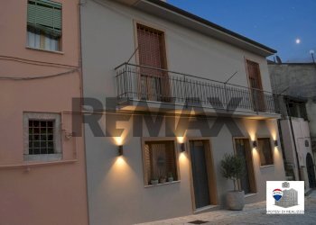 Casa all\'aperto - Semi-detached house via riella
 
snc, Pietrelcina - photo 1