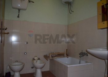 Bagno - Semi-detached house via riella
 
snc, Pietrelcina - photo 17
