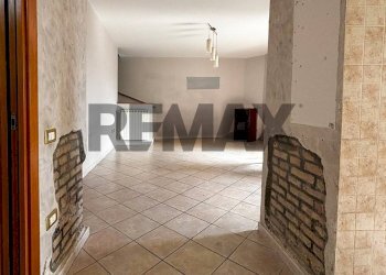 Hall / corridoio - Casa indipendente Via aria di caruso
 
6, Apollosa - foto 5