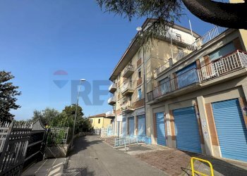 Edificio all\'aperto - Three-room apartment Via Santa Lucia
 
17, Cave - photo 4