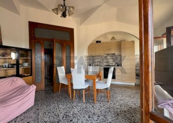 Sala da pranzo - Three-room apartment Via Santa Lucia
 
17, Cave - photo 7