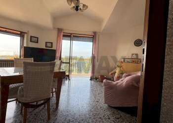 Sala da pranzo - Three-room apartment Via Santa Lucia
 
17, Cave - photo 11