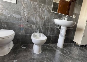 Bagno - Three-room apartment Via Santa Lucia
 
17, Cave - photo 23