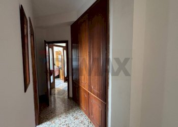 Hall / corridoio - Three-room apartment Via Santa Lucia
 
17, Cave - photo 25