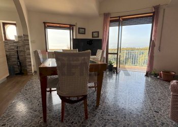 Sala da pranzo - Three-room apartment Via Santa Lucia
 
17, Cave - photo 26