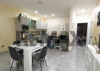Sala da pranzo - Three-room apartment VICO SCRIVANI
 
2, Santi Cosma e Damiano - photo 1