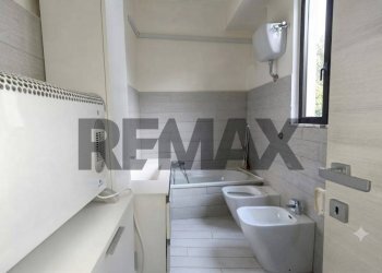 Bagno - Three-room apartment VICO SCRIVANI
 
2, Santi Cosma e Damiano - photo 5