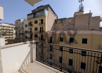 Balcone - Trilocale Via Marchese Di Roccaforte
45, Palermo - foto 12