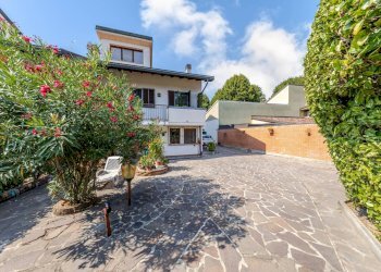 Foto 1 - Villa Via Luigi Calori
 
4, Locate di Triulzi - photo 1