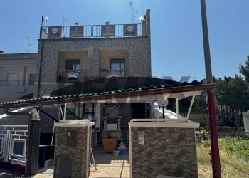 Casa all\'aperto - Villa Via Generale Carlo Alberto Della Chiesa
 
50, Turi - foto 1