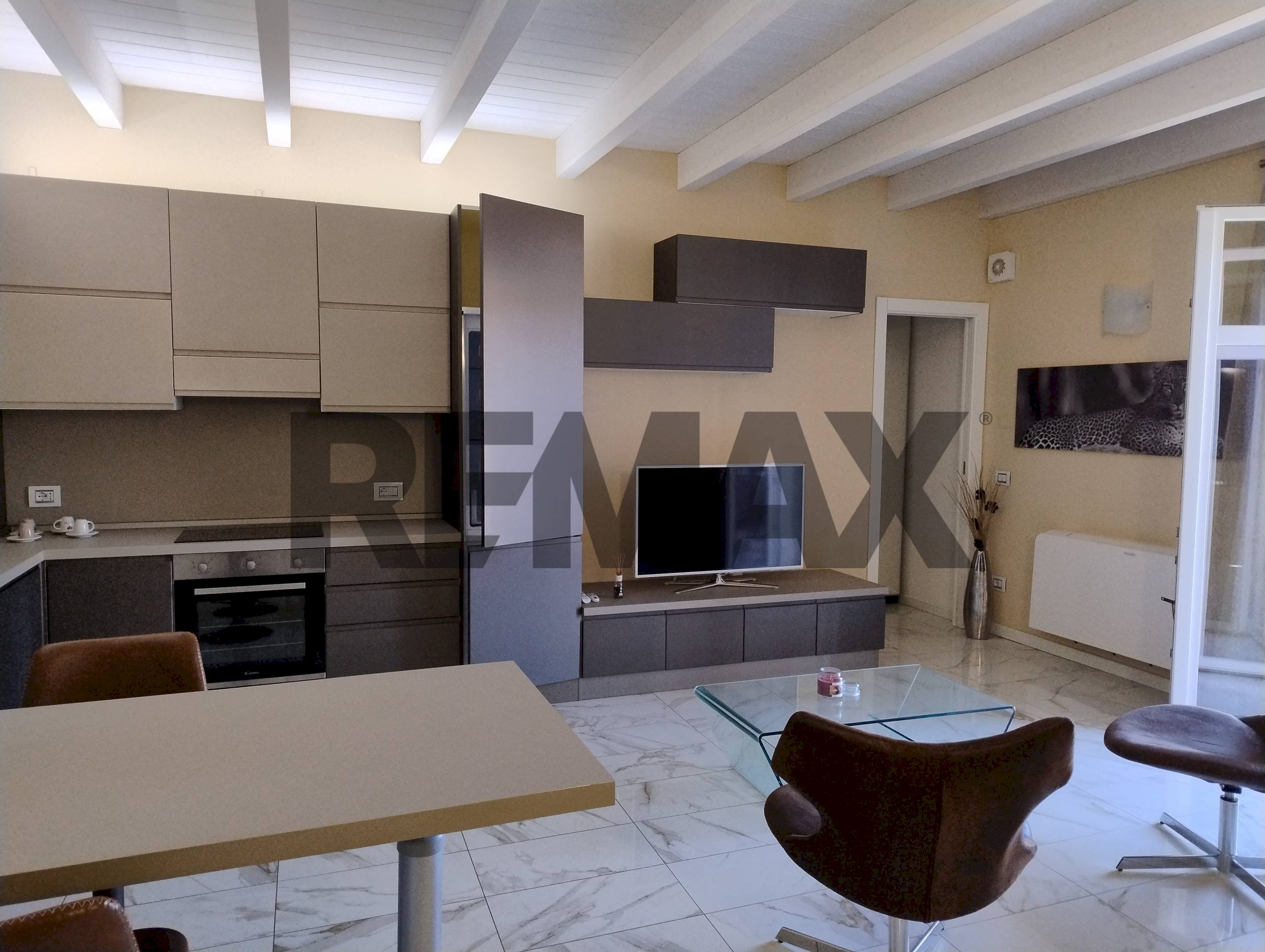 Soggiorno - Trilocale via emilia est
 
46, Parma - foto 1