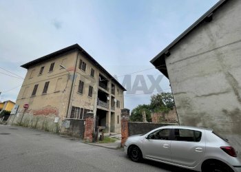 Edificio all\'aperto - Rustic via enrico fermi, Casnate con Bernate - photo 12