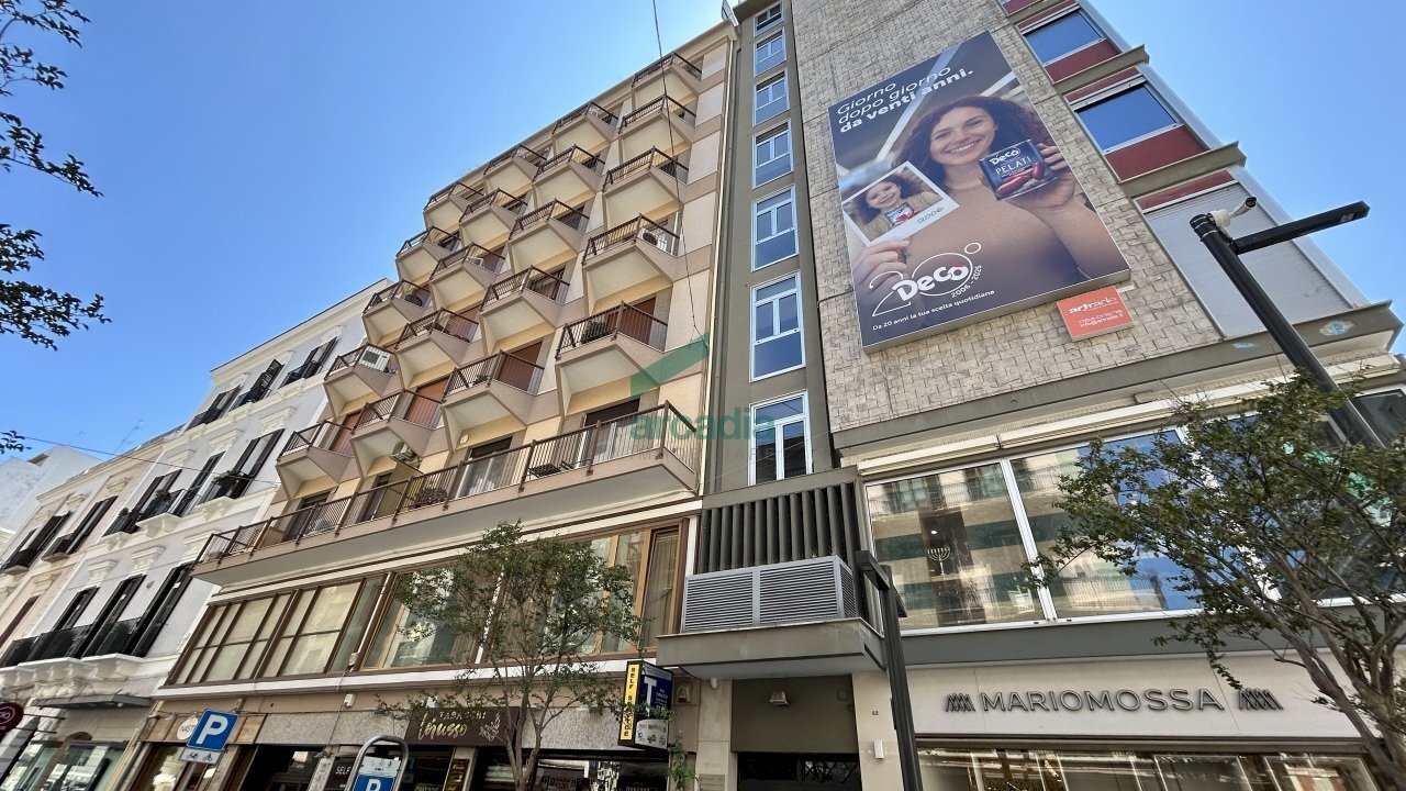 facciata - Trilocale Via Abate Giacinto Gimma 56/A, Bari (zona Murat) - foto 1