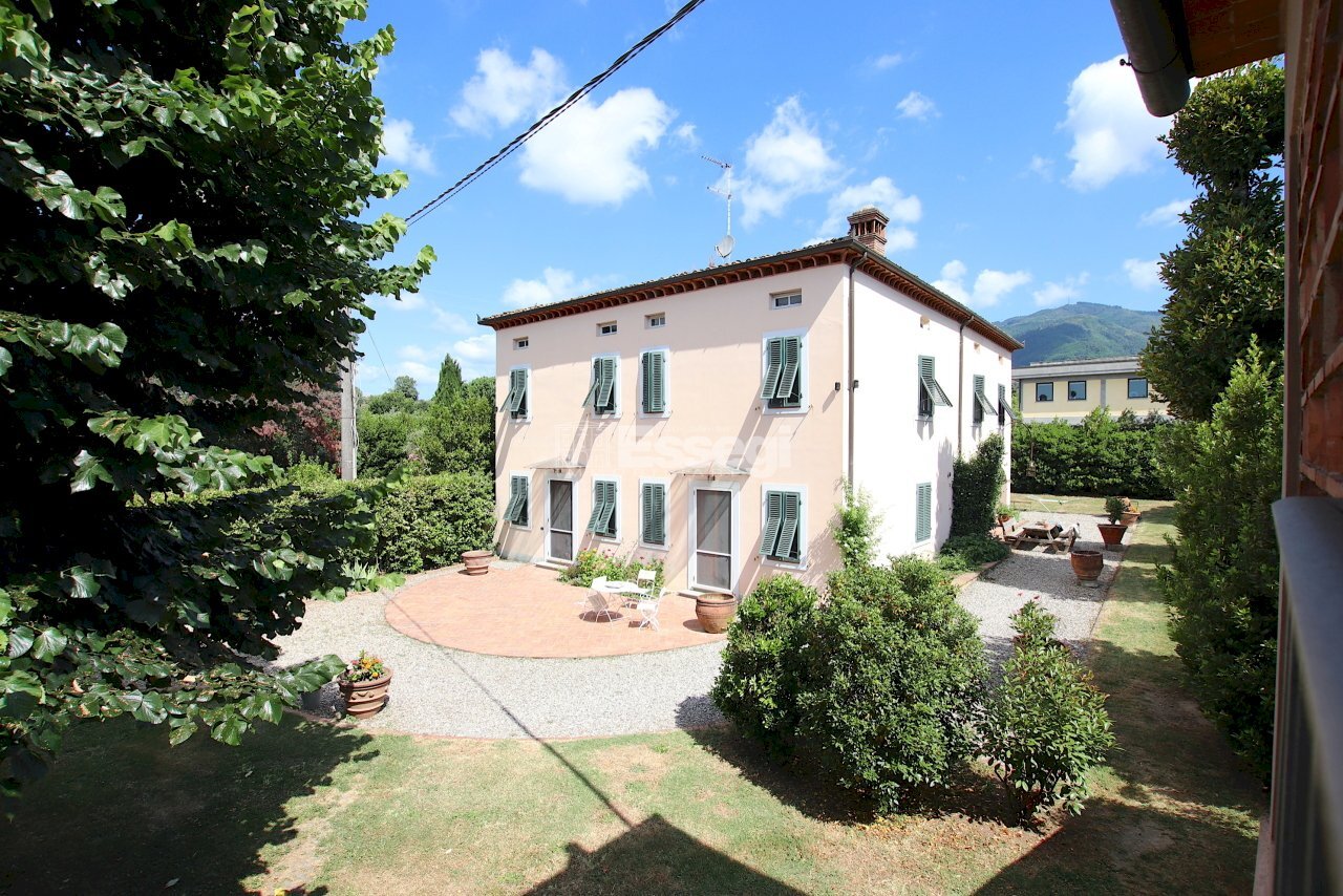 Prospetto villa frontale - Villa Via di segromigno, Capannori - foto 2