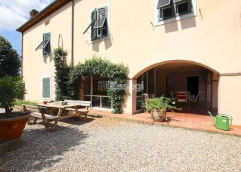 Veduta portico coperto - Villa Via di segromigno, Capannori - foto 6