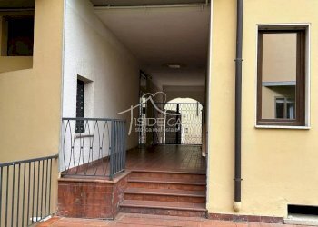 Three-room apartment Via Fratelli Bandiera, Mantova - photo 4