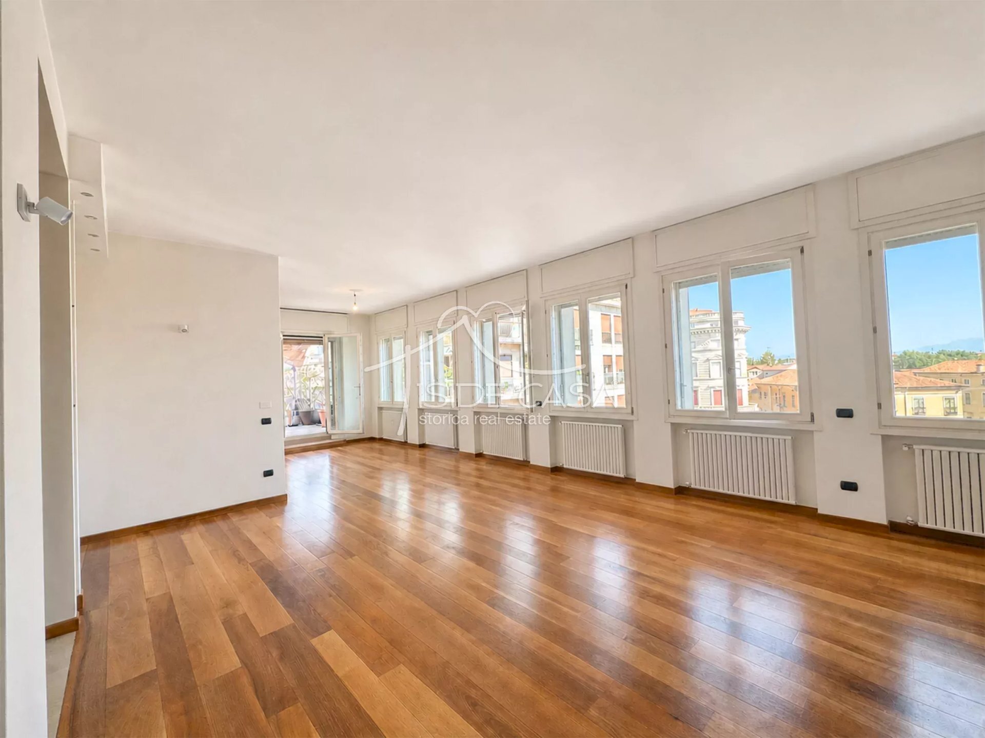 Three-room apartment Piazza 80° Fanteria, Mantova - photo 1