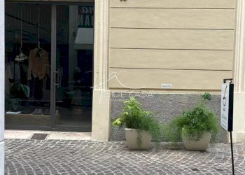 Negozio 9-13 VIA OBERDAN, Mantova - foto 9