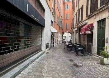 Negozio 9-13 VIA OBERDAN, Mantova - foto 11