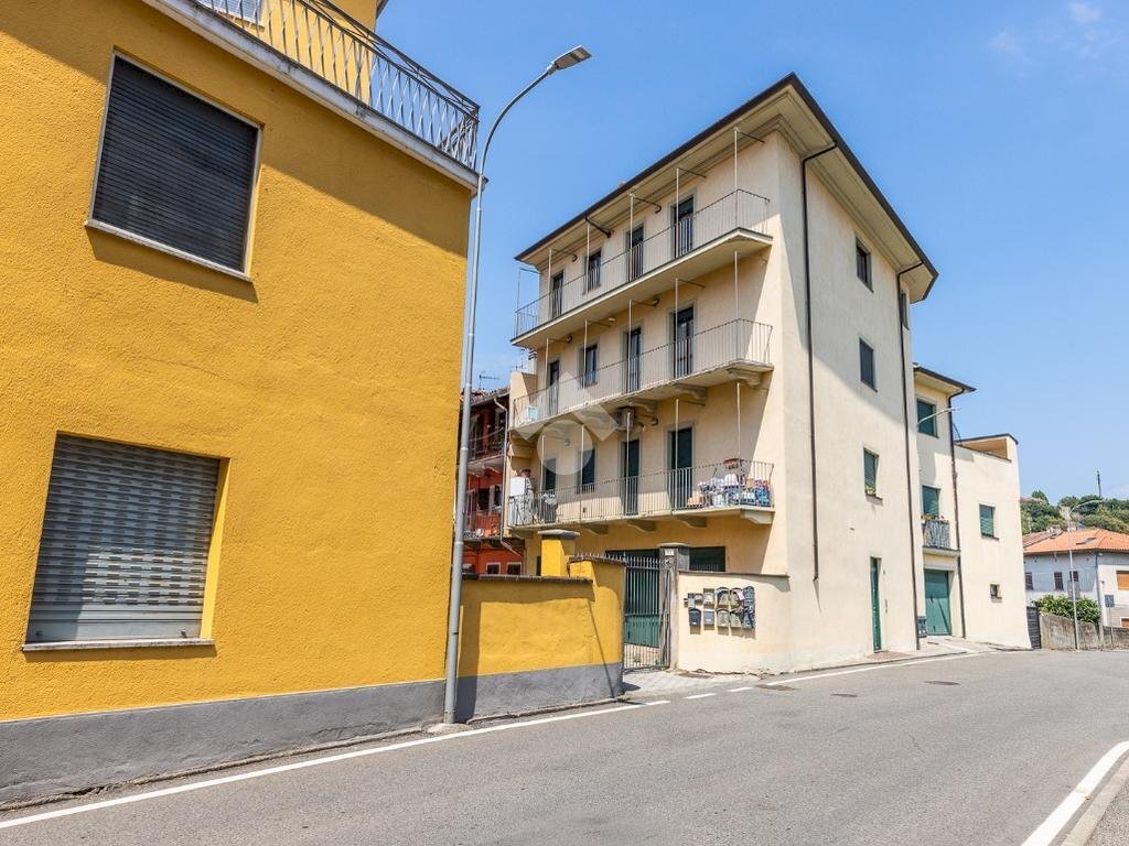 Four-room apartment Via San Nazario, Ivrea - photo 1