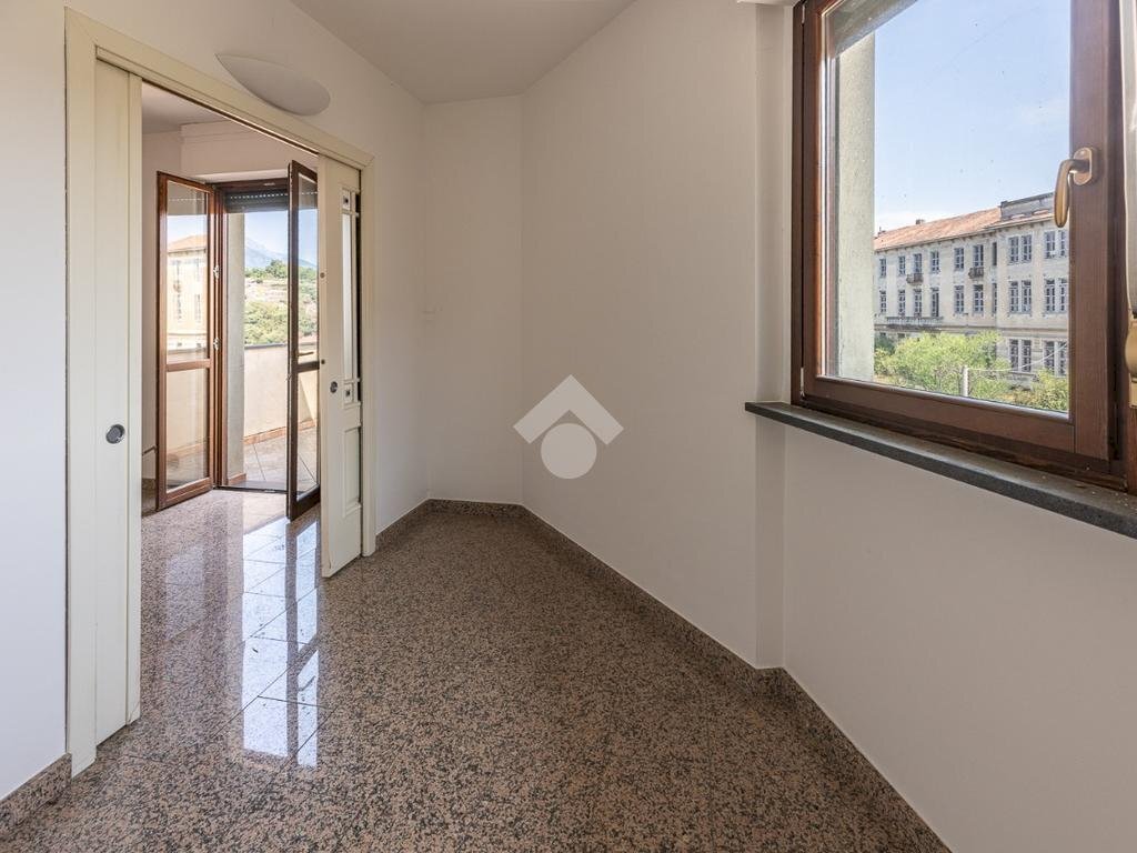 Four-room apartment Via San Nazario, Ivrea - photo 3