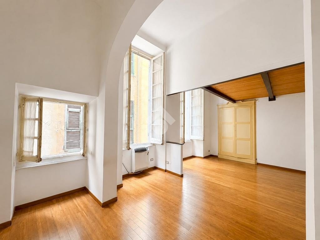 Quadrilocale Vico Dietro Il Coro di S. Cosimo, Genova (zona Centro Storico) - foto 1