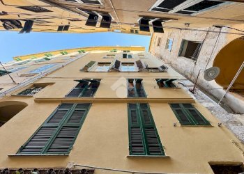 Quadrilocale Vico Dietro Il Coro di S. Cosimo, Genova (zona Centro Storico) - foto 3