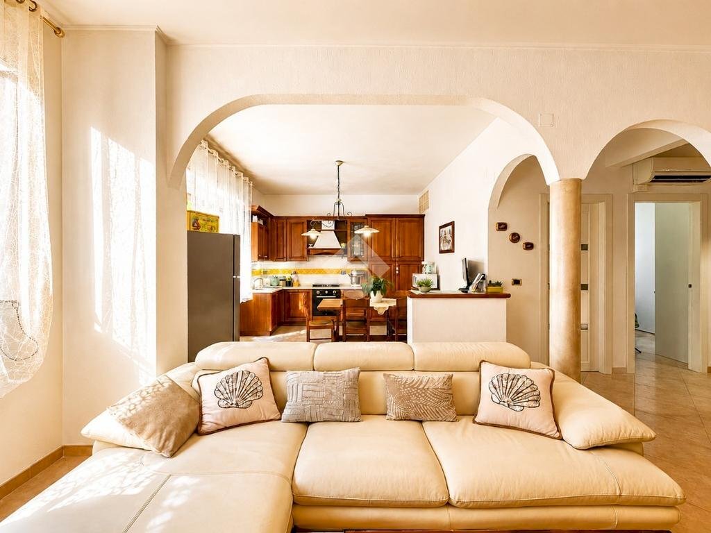 Apartment Corso Tardy e Benech, Savona (neighborhood Santa Rita) - photo 1