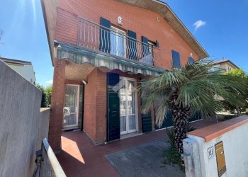 Villa a Schiera Via fiume Montone Abbandonato, Ravenna - foto 2
