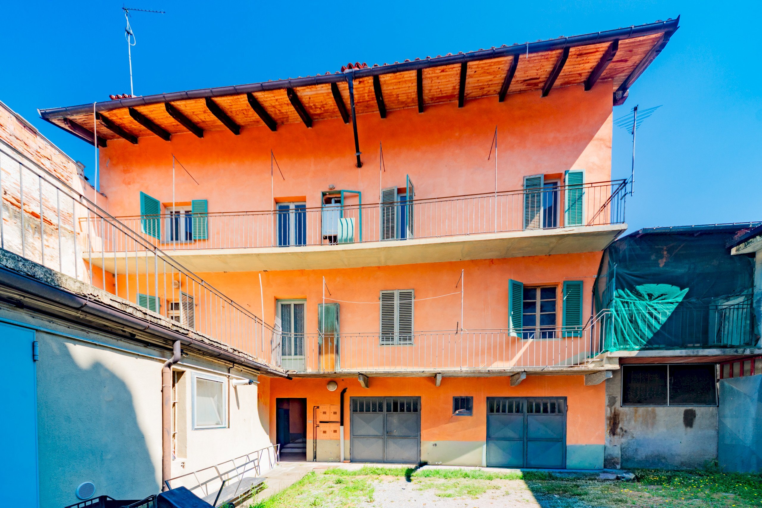 Apartment in Villa Via Luigi Cadorna, Busca - photo 1